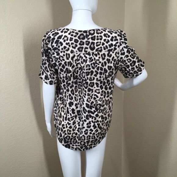 Joie Women's Black Amone Leopard Print Silk Top C4 - Picture 3 of 5
